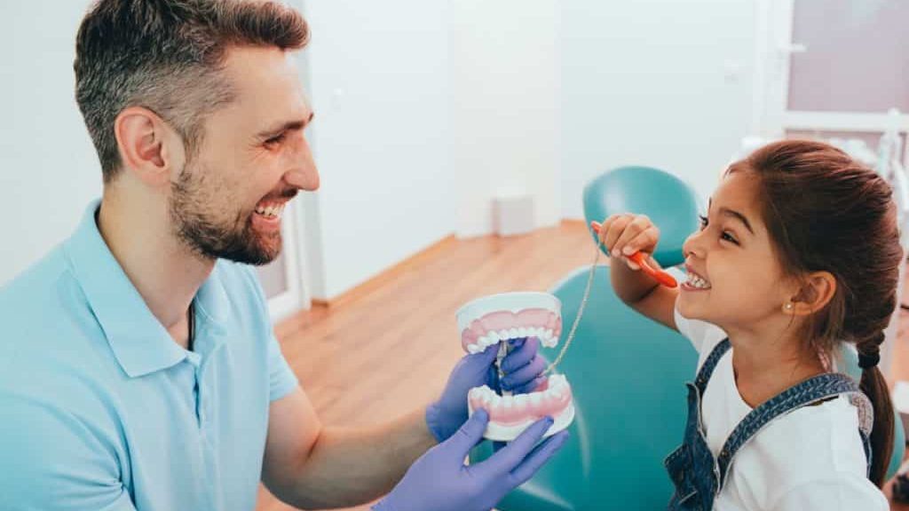 À quel âge emmener son enfant chez le dentiste ?